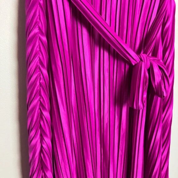 DKNY NWT Bright Pink Fuchsia Short Sleeve Pleated Party Cocktail Dress - Picture 8 of 8